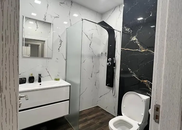 Royalton Apartment *